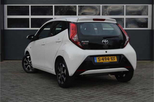 Toyota AYGO 1.0 VVT-i x-play | Carplay/Camera/Airco |