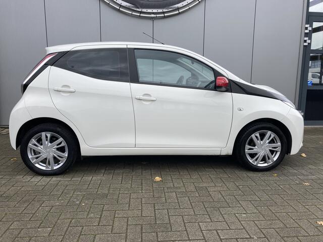 Toyota AYGO 1.0 VVT-i x-cite Camera | Cruise control | Blue tooth | Airco