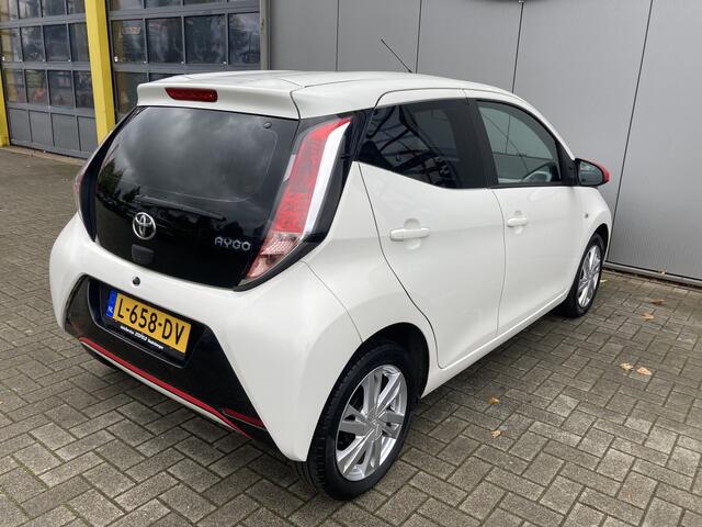 Toyota AYGO 1.0 VVT-i x-cite Camera | Cruise control | Blue tooth | Airco