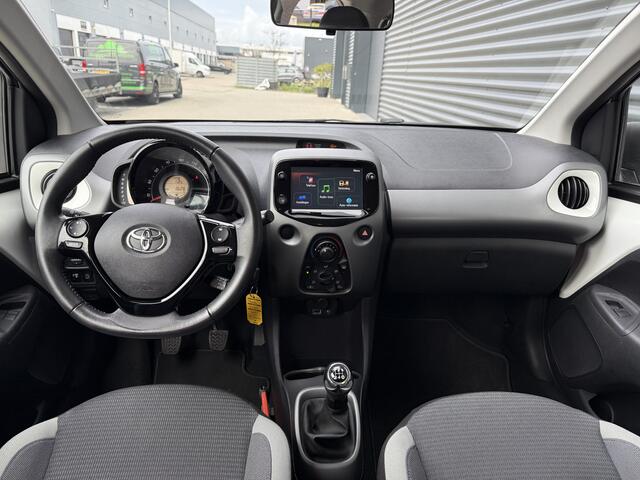 Toyota AYGO 1.0 VVT-i x-play Camera/Apple Carplay/LED