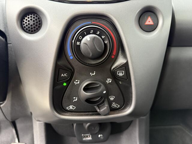 Toyota AYGO 1.0 VVT-i x-play Camera/Apple Carplay/LED