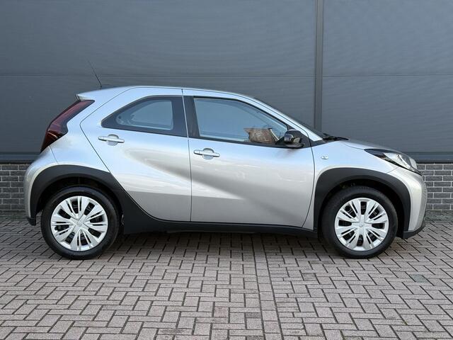 Toyota AYGO X 1.0 VVT-i MT Play / Dealer Onderhouden / Achteruitrij Camera / Cruise / Airco / DAB /