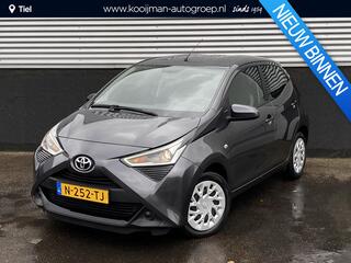 toyota-aygo-1.0-vvt-i-x-play-apple-