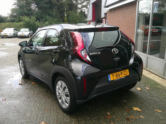 Toyota AYGO X 1.0 VVT-i MT Play