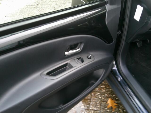 Toyota AYGO X 1.0 VVT-i MT Play