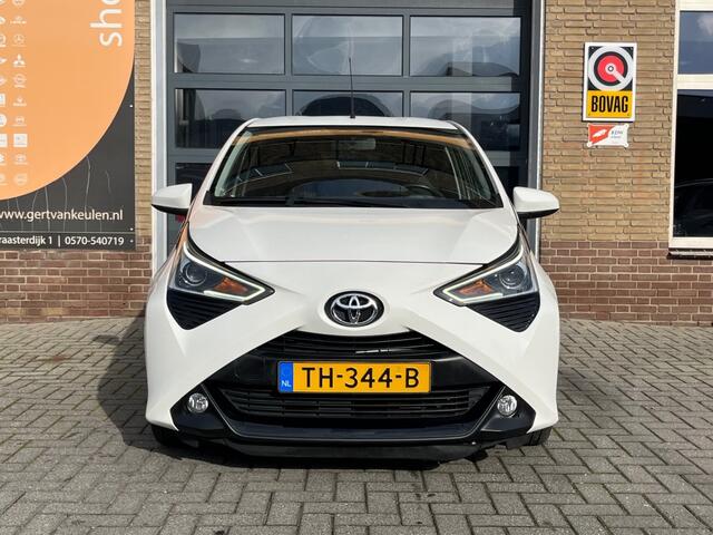 Toyota AYGO 1.0 VVT-I X-FIRST 5-DEURS CARPLAY/LMV/LED/CAMERA/NL-AUTO/1E EIG.