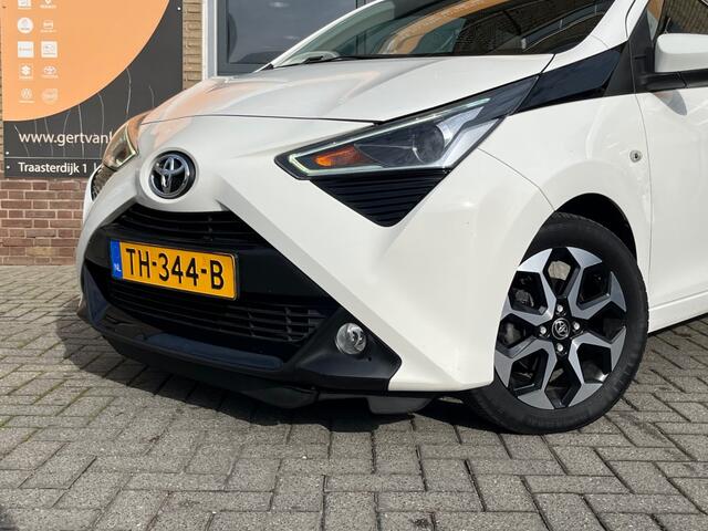 Toyota AYGO 1.0 VVT-I X-FIRST 5-DEURS CARPLAY/LMV/LED/CAMERA/NL-AUTO/1E EIG.