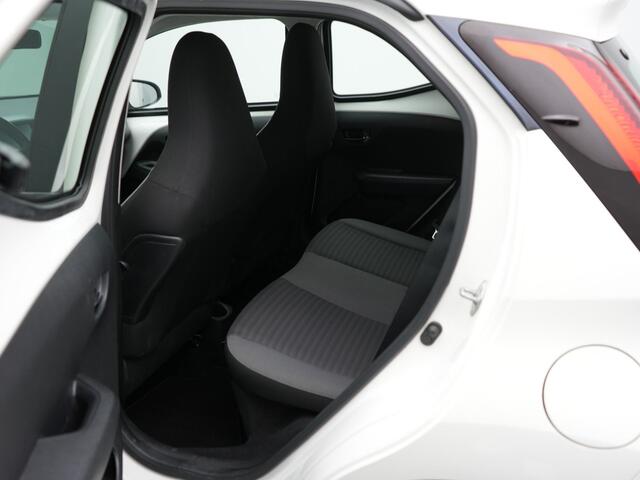 Toyota AYGO 1.0 VVT-i X-Play Cabrio | Apple Carplay -/ Android Auto |