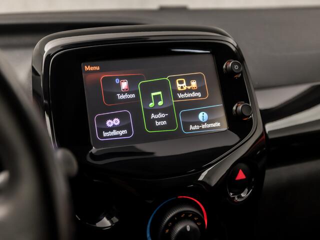 Toyota AYGO 1.0 VVT-i x-cite Sport Automaat (APPLE CARPLAY, CRUISE, CAMERA, LM VELGEN, GETINT GLAS, SPORTSTOELEN, ELEK RAMEN, DAB+, NIEUWE APK, NIEUWSTAAT)