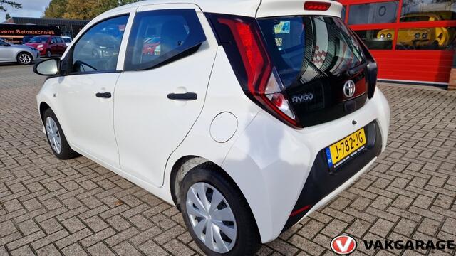 Toyota AYGO 1.0 VVT-i x-fun