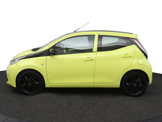 Toyota AYGO 1.0 VVT-i x | Climate control | Apple carplay - android auto | Keyless | Parkeercamera |