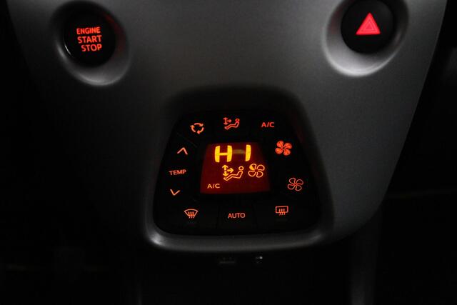 Toyota AYGO 1.0 VVT-i x | Climate control | Apple carplay - android auto | Keyless | Parkeercamera |