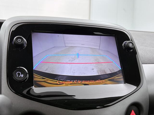 Toyota AYGO 1.0 VVT-i x-play | Dealeronderhouden auto |