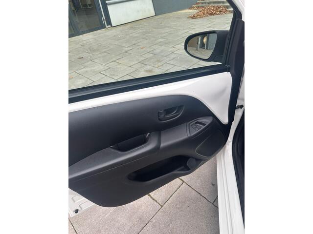 Toyota AYGO 1.0 VVT-i x-now ZEER NETTE STAAT