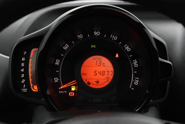 Toyota AYGO 1.0 VVT-i x-joy cabrio | Climate control | Parkeercamera | Groot multimedia scherm |