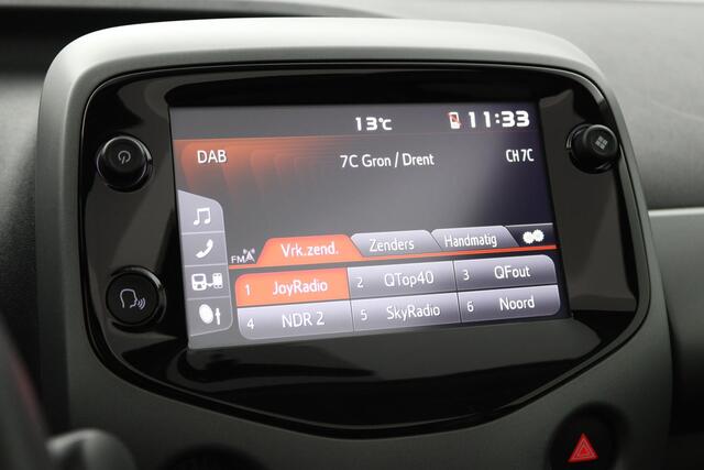 Toyota AYGO 1.0 VVT-i x-joy cabrio | Climate control | Parkeercamera | Groot multimedia scherm |