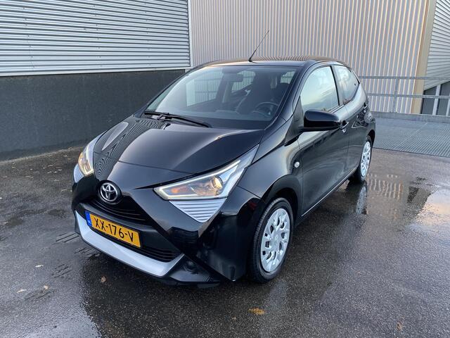 Toyota AYGO 1.0 VVT-i x-play Automaat, Apple Carplay en/of Android auto Navigatie, Achteruitrijcamera, Airco, NL-auto