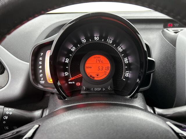 Toyota AYGO 1.0 VVT-i x-play | Apple Carplay / Android Auto | Camera | Airco | Metallic Lak | 10 Jaar Garantie |