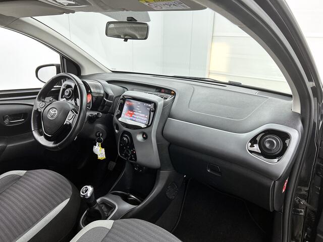 Toyota AYGO 1.0 VVT-i x-play | Apple Carplay / Android Auto | Camera | Airco | Metallic Lak | 10 Jaar Garantie |