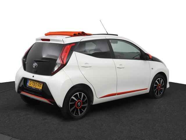 Toyota AYGO 1.0 VVT-i x-otic | Cabrio | | Automaat | Leder-stof bekleding | Groot multimedia scherm |