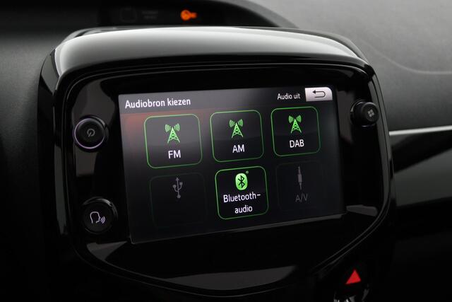 Toyota AYGO 1.0 VVT-i x-otic | Cabrio | | Automaat | Leder-stof bekleding | Groot multimedia scherm |