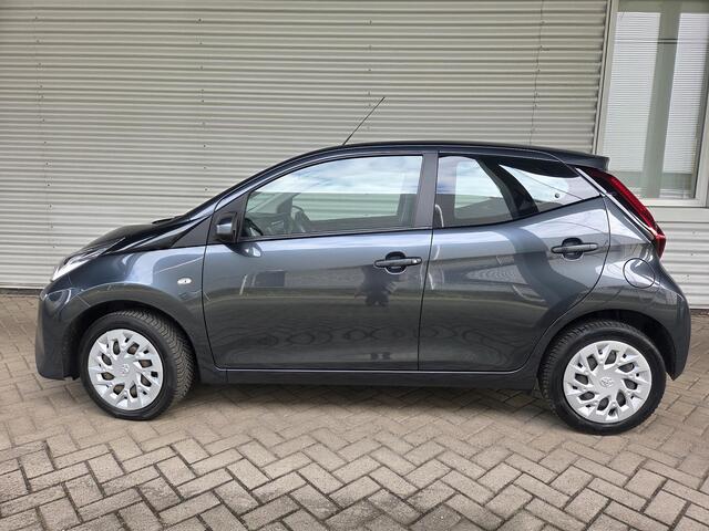 Toyota AYGO 1.0 VVT-i x-play