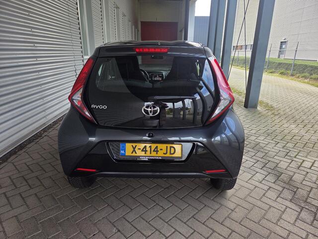 Toyota AYGO 1.0 VVT-i x-play