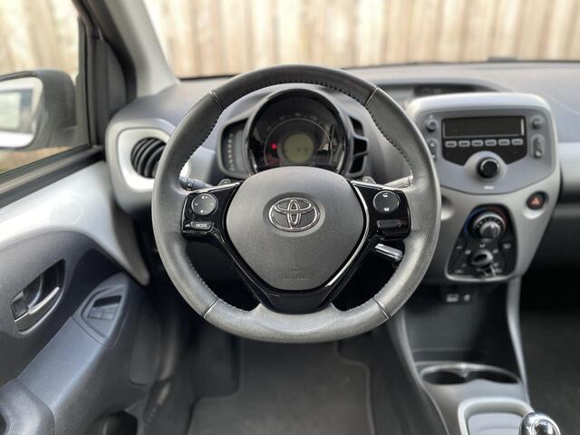 Toyota AYGO 1.0 VVT-i x-play AUTOMAAT RIJKLAAR
