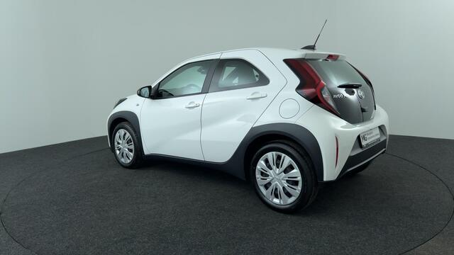 Toyota AYGO X 1.0 VVT-i MT Play | P.cam | Cruise Control | Apple-/Android Carplay
