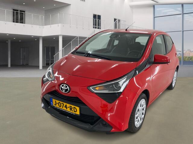 Toyota AYGO 1.0 VVT-i x-play AUT! 1e Eig! Camera! Carplay! VERWACHT!