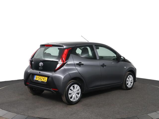 Toyota AYGO 1.0 VVT-i x-fun | Airco | Radio | Bluetooth |
