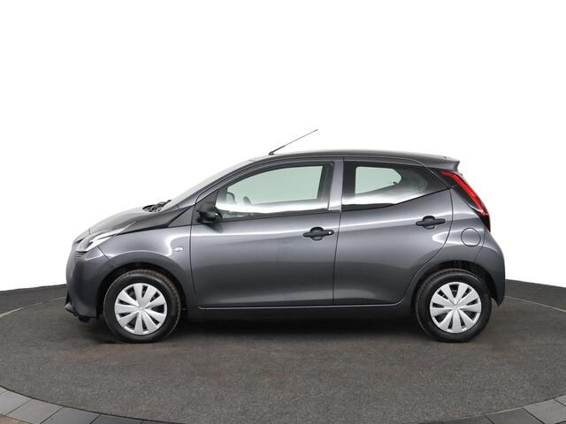 Toyota AYGO 1.0 VVT-i x-fun | Airco | Radio | Bluetooth |