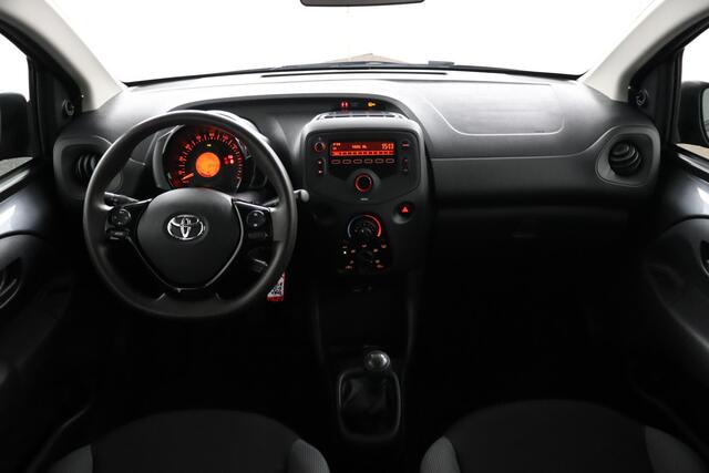 Toyota AYGO 1.0 VVT-i x-fun | Airco | Radio | Bluetooth |