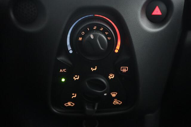 Toyota AYGO 1.0 VVT-i x-fun | Airco | Radio | Bluetooth |