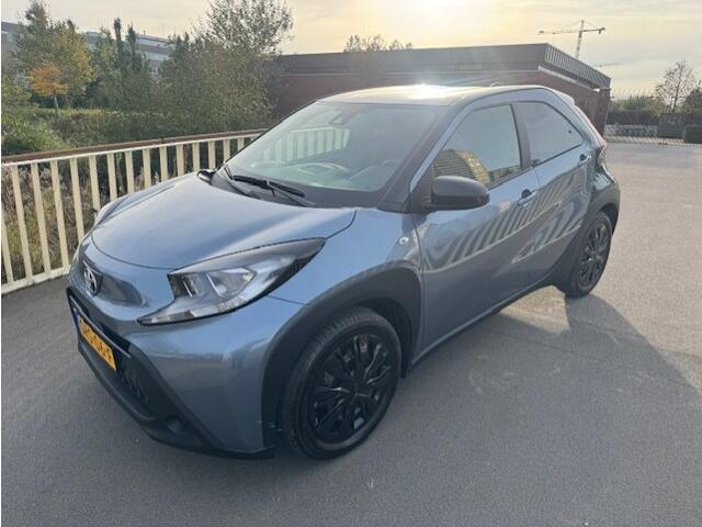 Toyota AYGO X 1.0 VVT-i MT Play