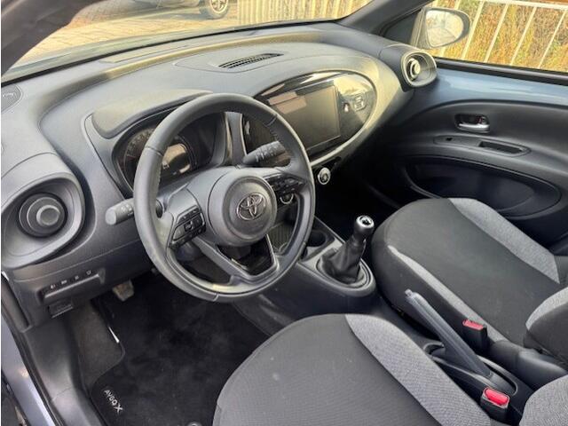 Toyota AYGO X 1.0 VVT-i MT Play