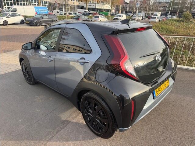 Toyota AYGO X 1.0 VVT-i MT Play
