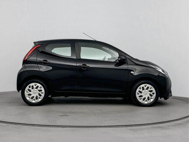 Toyota AYGO 1.0 VVT-i x-play limited | Parkeercamera | NL-Auto | Dealeronderhouden | 1E Eig | APK 10-2027 |