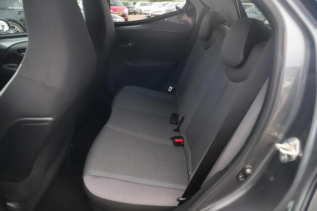 Toyota AYGO 1.0 VVT-i X-Joy Cabrio Automaat Schuifdak Climate Control 14 inch LMV Achteruitrijcamera
