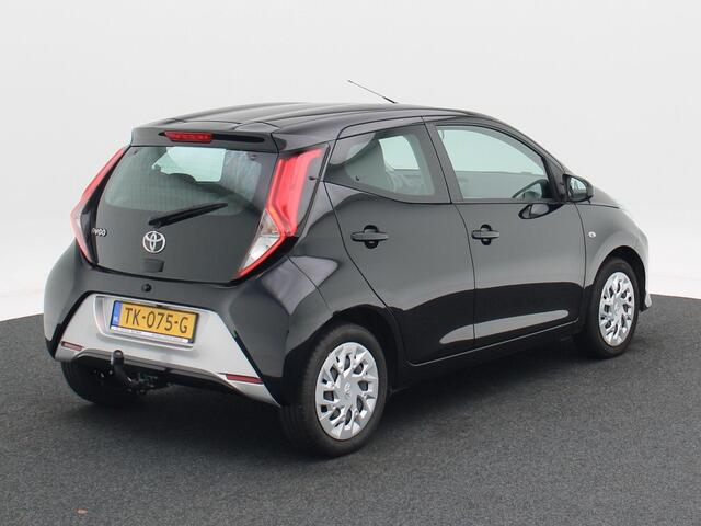 Toyota AYGO 1.0 VVT-i Automaat x-play | Bluetooth | Trekhaak | Camera | Carplay | 79.228 Km!!