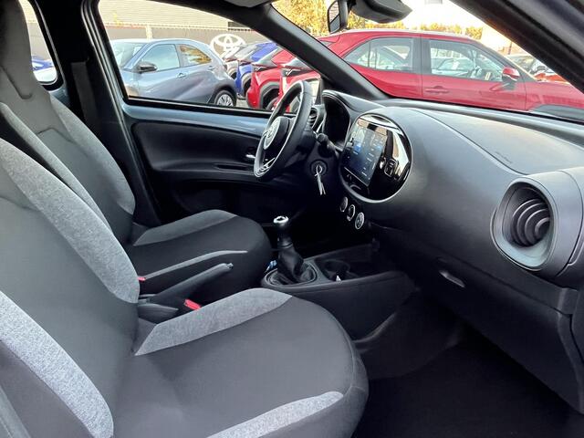 Toyota AYGO X 1.0 VVT-i MT Play
