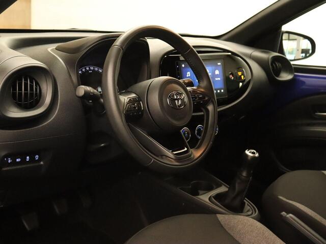Toyota AYGO X 1.0 VVT-i MT Play - ORIGINEEL NEDERLANDSE AUTO - AFKOMSTIG VAN 1E EIGENAAR - CAMERA - AIRCO - BLUETOOTH - APPLE CARPLAY/ ANDROID AUTO - ADAPTIEVE CRUISE CONTROL - DAB AUDIO -