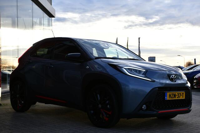 Toyota AYGO X 1.0 VVT-i S-CVT Undercover Jun Takahashi Limited Automaat 72pk | Zéér Uniek | Cloud Navigatie | LED-koplampen |