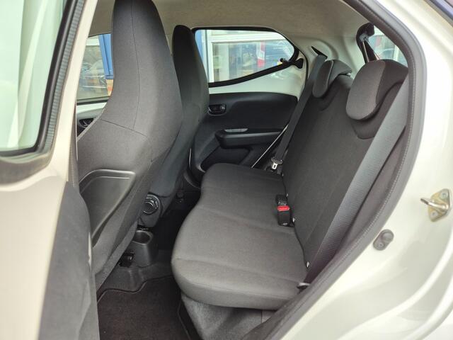 Toyota AYGO 1.0 VVT-I X-FUN TREKHAAK, Bleutooth, ALL IN prijs!