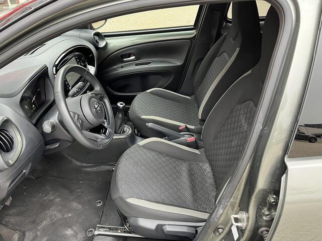 Toyota AYGO X 1.0 VVT-i MT first Edition | Rijklaar | Stoelverwarming | Apple Carplay | LM-Velgen