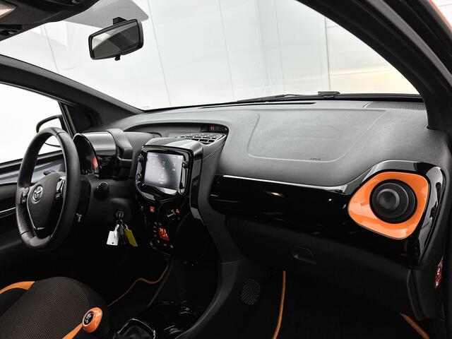Toyota AYGO 1.0 VVT-i x-JBL staat in het halletje