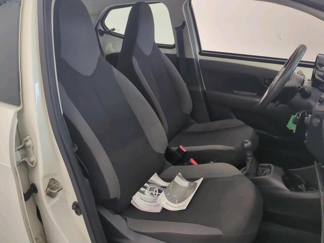 Toyota AYGO 1.0 VVT-i x-fun 1e Eigenaar | NL-Auto | Volledig Onderh | BTW | Bluetooth | Led | Start/Stop | Hill-Hold | Stuurbekrachtiging