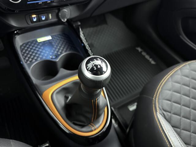 Toyota AYGO X 1.0 VVT-i MT Premium | Garantie t/m 06-2032 Mogelijk | Cabriodak | Parkeer Sensoren voor en achter | Parkeercamera Achter | Apple Carplay/Android Auto | Voorstoelen Verwarmd |