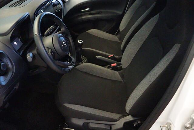 Toyota AYGO X 1.0 VVT-i MT Play | APPCONNECT | AIRCO | CAMERA | ADAP CRUISE | LANE-ASSIST |