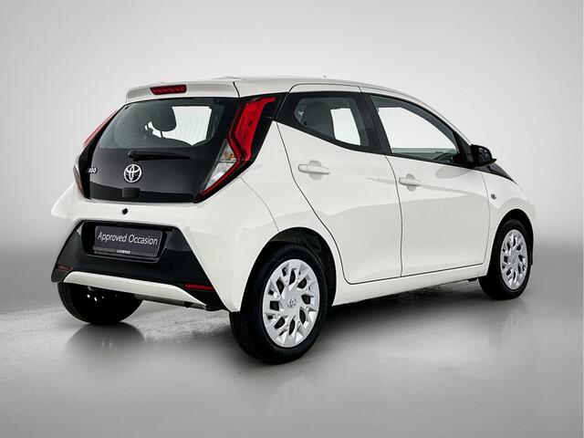 Toyota AYGO 1.0 VVT-i x-play | 1e Eigenaar | Dealer Onderhouden | Apple Carplay / Android Auto |